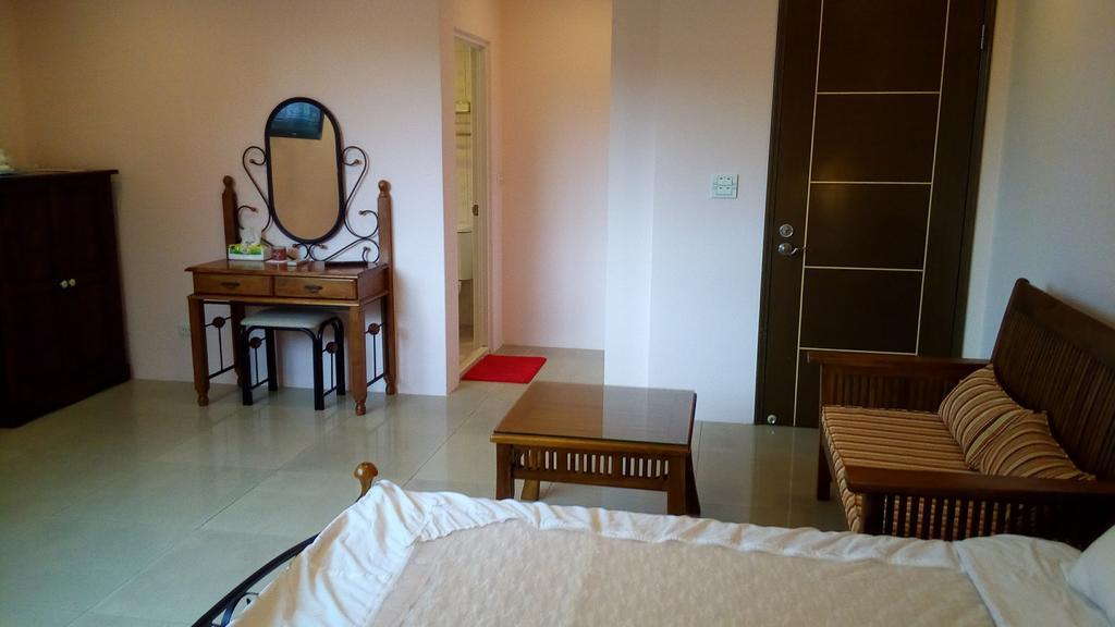 Leisure Man Apartment Kota Hualien Bagian luar foto