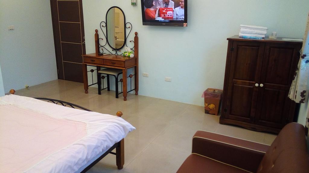 Leisure Man Apartment Kota Hualien Bagian luar foto